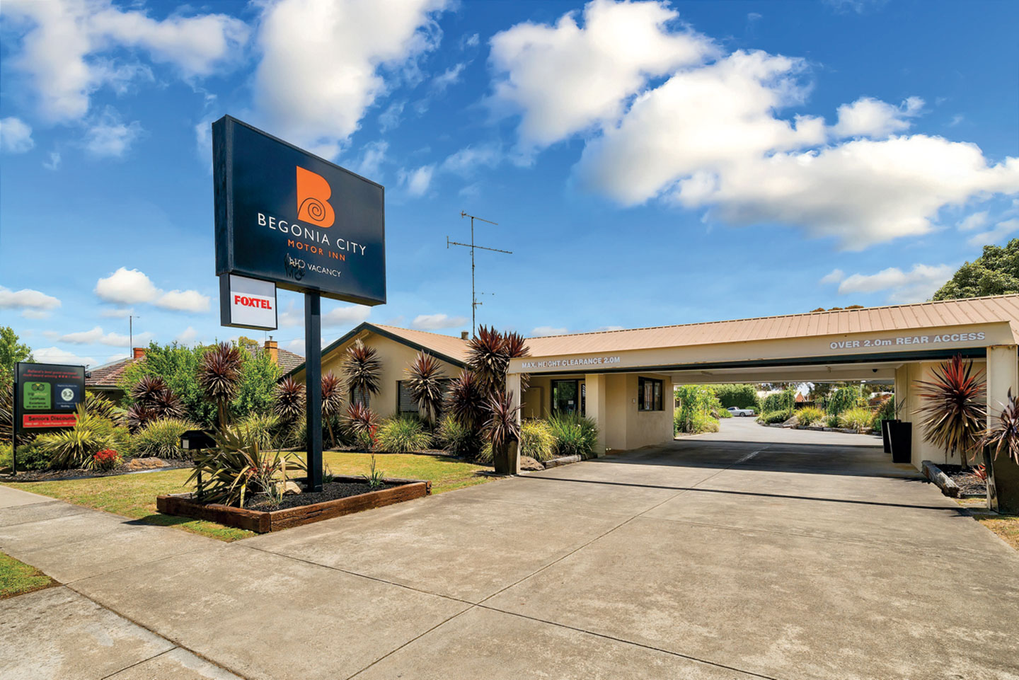 Front view of Begonia City Motor Inn - 244 Albert Street Sebastopol Victoria Australia 3356